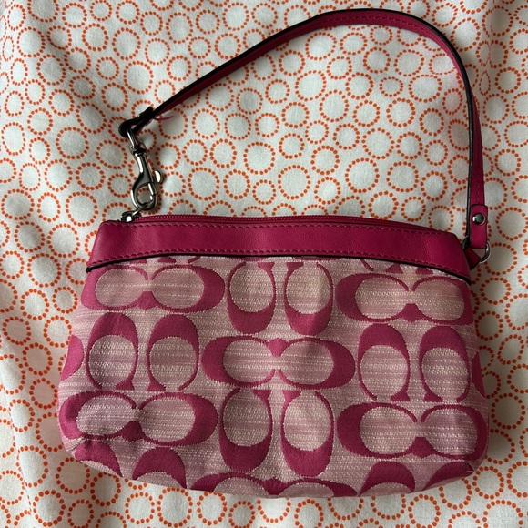 Vintage Coach Pink Wristlet Bag - Picture 3 of 11